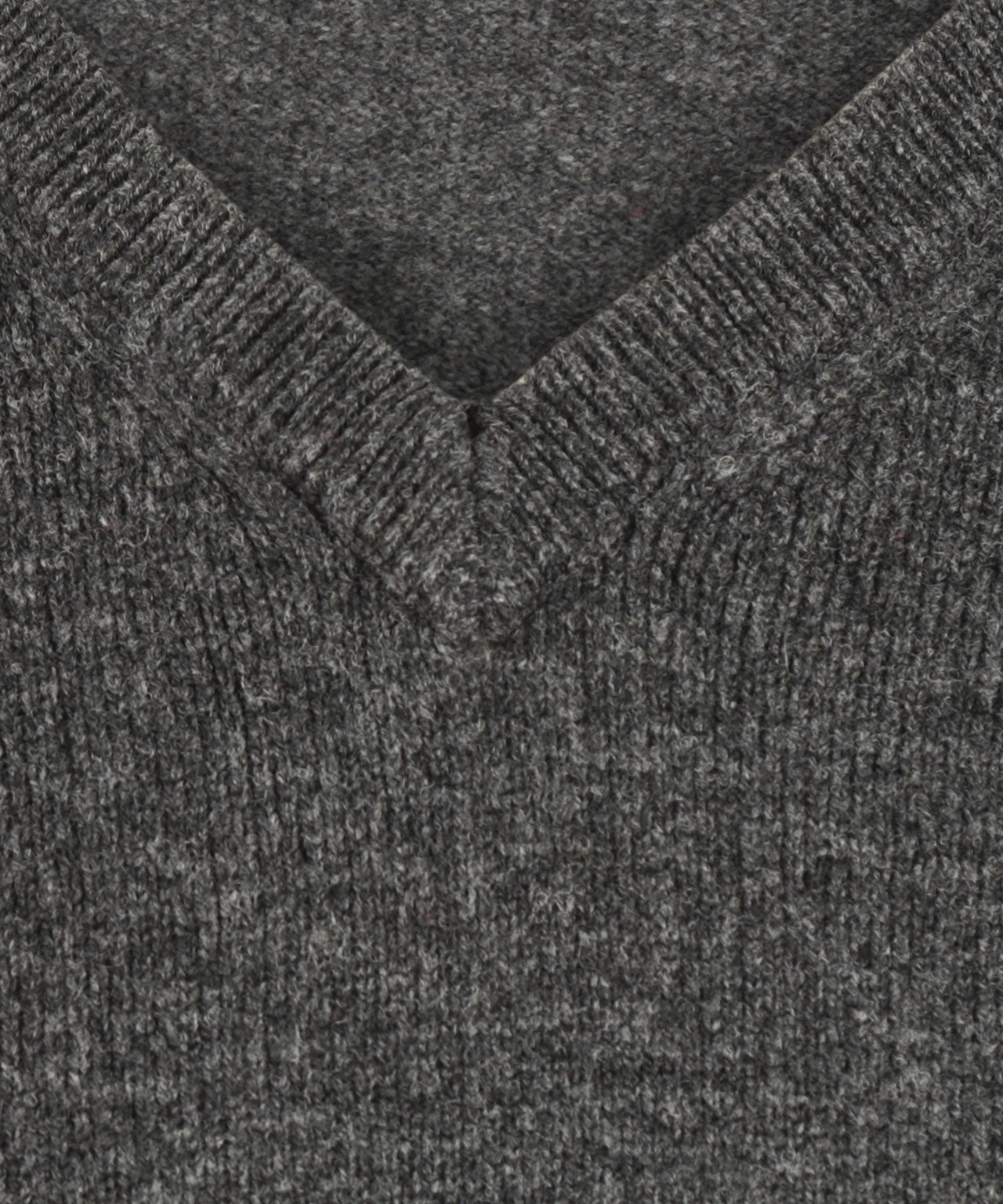 Classic Lambswool v-neck sweater | Anthracite Grey