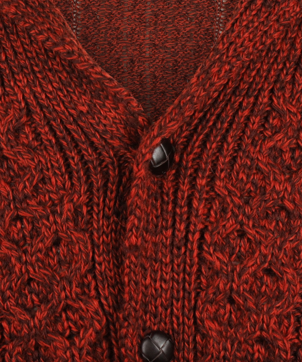 Zopfmuster-Strickjacke mit Knöpfen aus Irland | Bordeauxrot