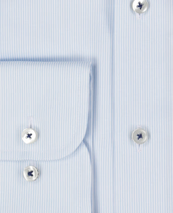 Gestreiftes Hemd mit halbgespreiztem Kragen | Blau