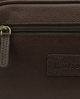 Barbour Leather Washbag | Bruin