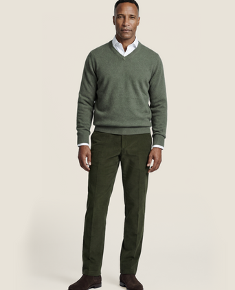 Klassischer Lammwollpullover mit V-Ausschnitt | Grün