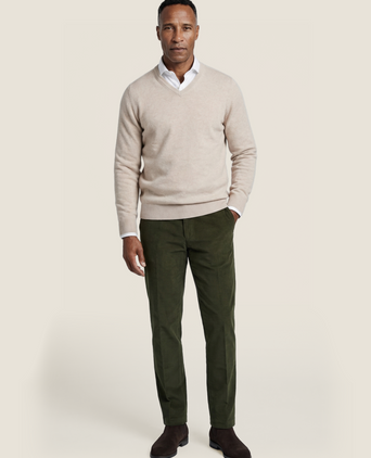 Klassischer Lammwollpullover mit V-Ausschnitt | Braun