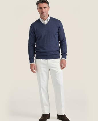 Pullover aus Merinowolle mit V-Ausschnitt | Hellindigo